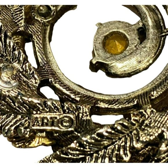 Gorgeous Vintage Signed ART Gold tone and Rhinestone Swirl Wreath Brooch Art Dec - Picture 4 of 4